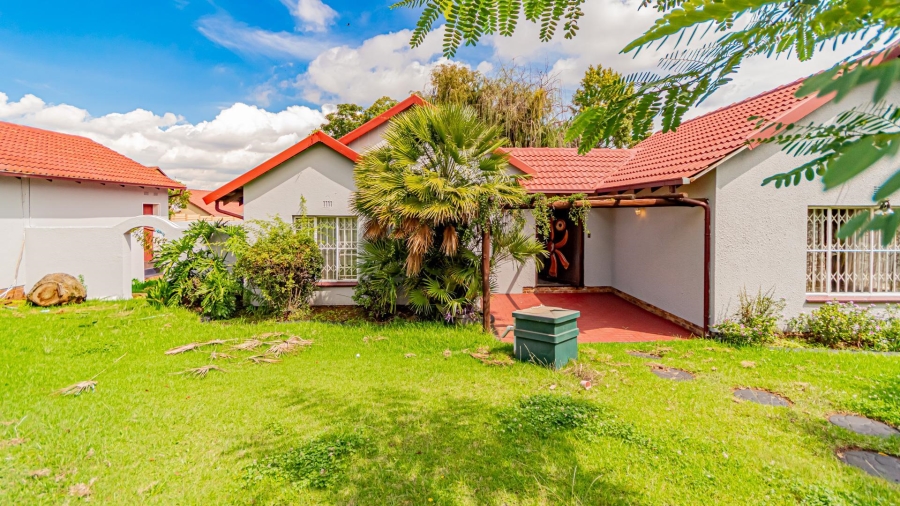 3 Bedroom Property for Sale in Brackendowns Gauteng