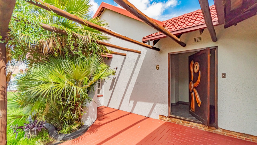 3 Bedroom Property for Sale in Brackendowns Gauteng