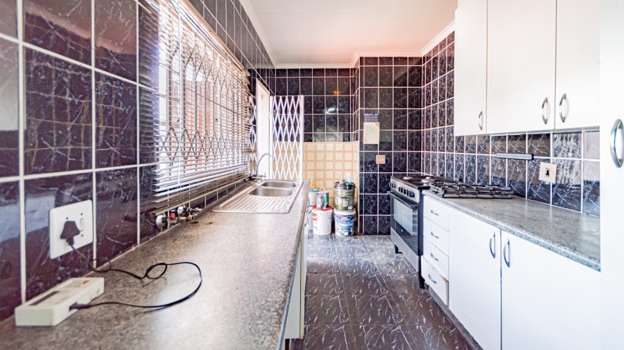 3 Bedroom Property for Sale in Brackendowns Gauteng