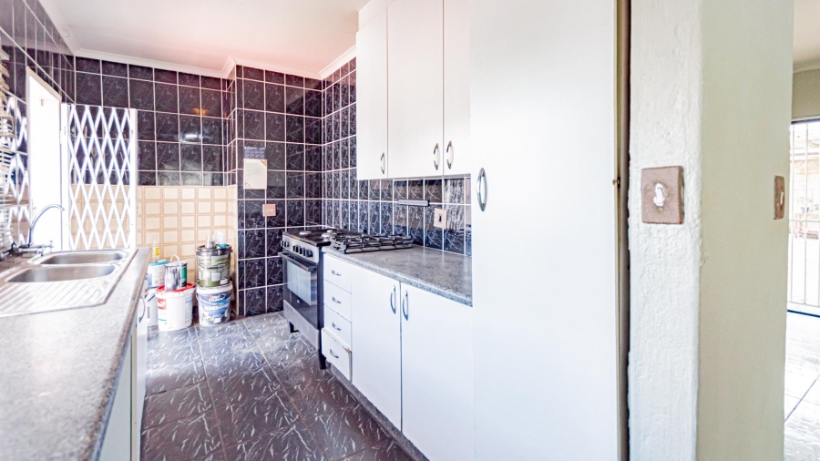 3 Bedroom Property for Sale in Brackendowns Gauteng