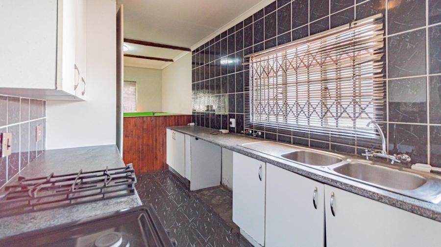 3 Bedroom Property for Sale in Brackendowns Gauteng