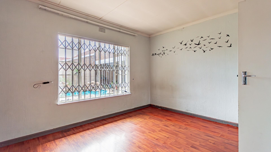 3 Bedroom Property for Sale in Brackendowns Gauteng