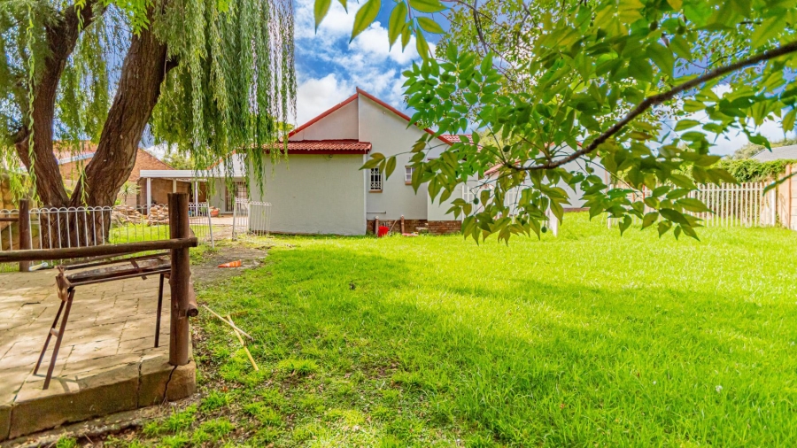 3 Bedroom Property for Sale in Brackendowns Gauteng