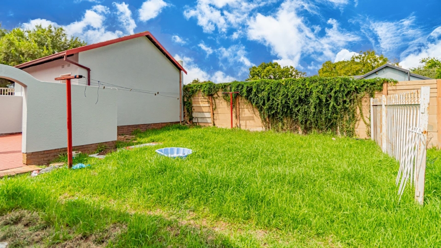 3 Bedroom Property for Sale in Brackendowns Gauteng