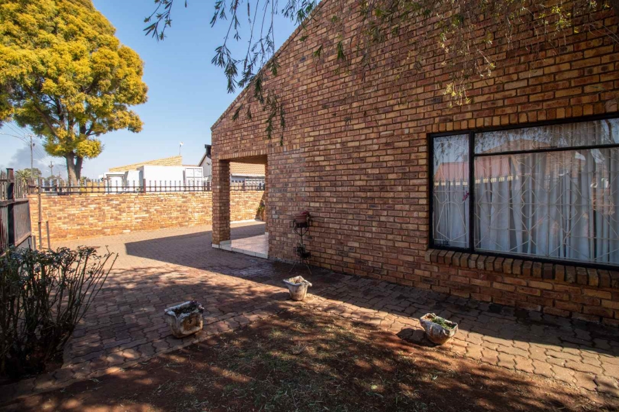 3 Bedroom Property for Sale in Bakerton Gauteng