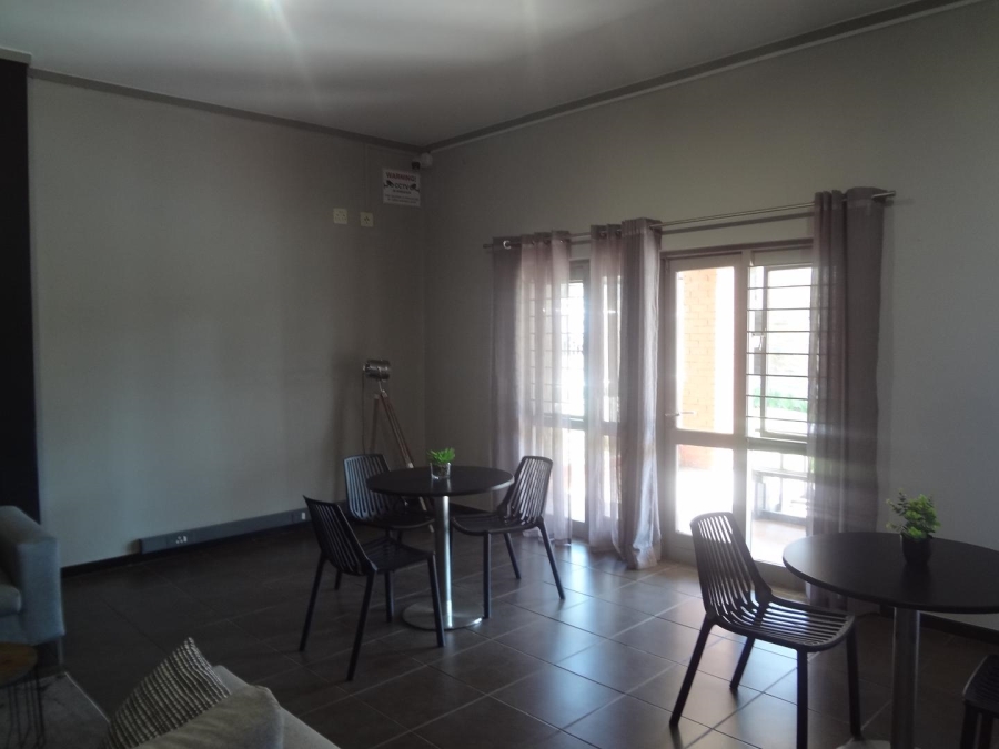 To Let 1 Bedroom Property for Rent in Lonehill Gauteng