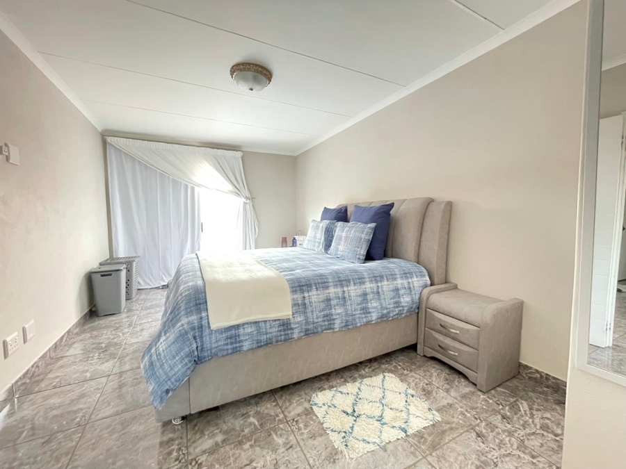 To Let 4 Bedroom Property for Rent in Pomona Gauteng