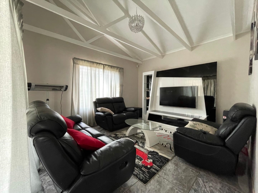 To Let 4 Bedroom Property for Rent in Pomona Gauteng