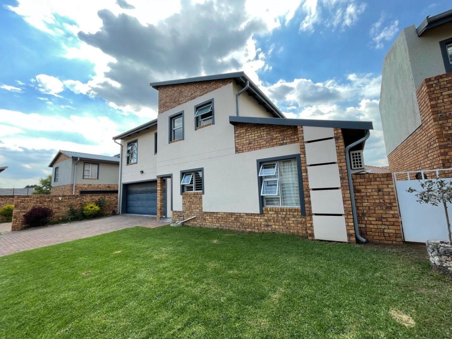 To Let 4 Bedroom Property for Rent in Pomona Gauteng