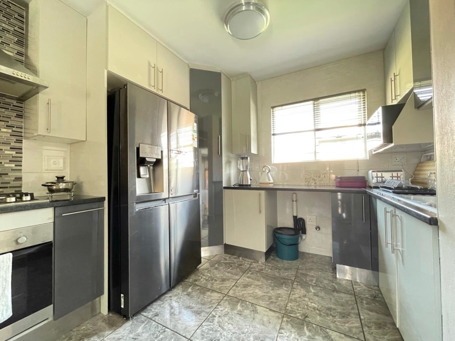 To Let 4 Bedroom Property for Rent in Pomona Gauteng