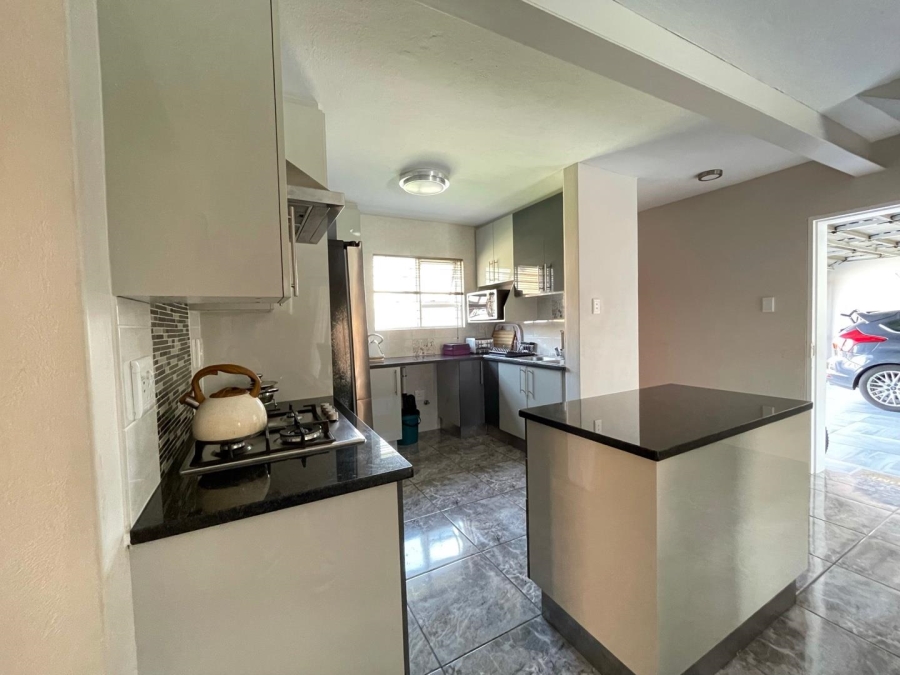 To Let 4 Bedroom Property for Rent in Pomona Gauteng