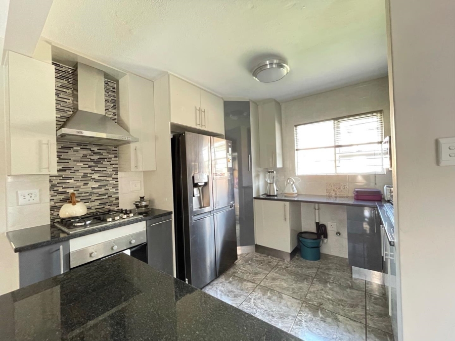 To Let 4 Bedroom Property for Rent in Pomona Gauteng