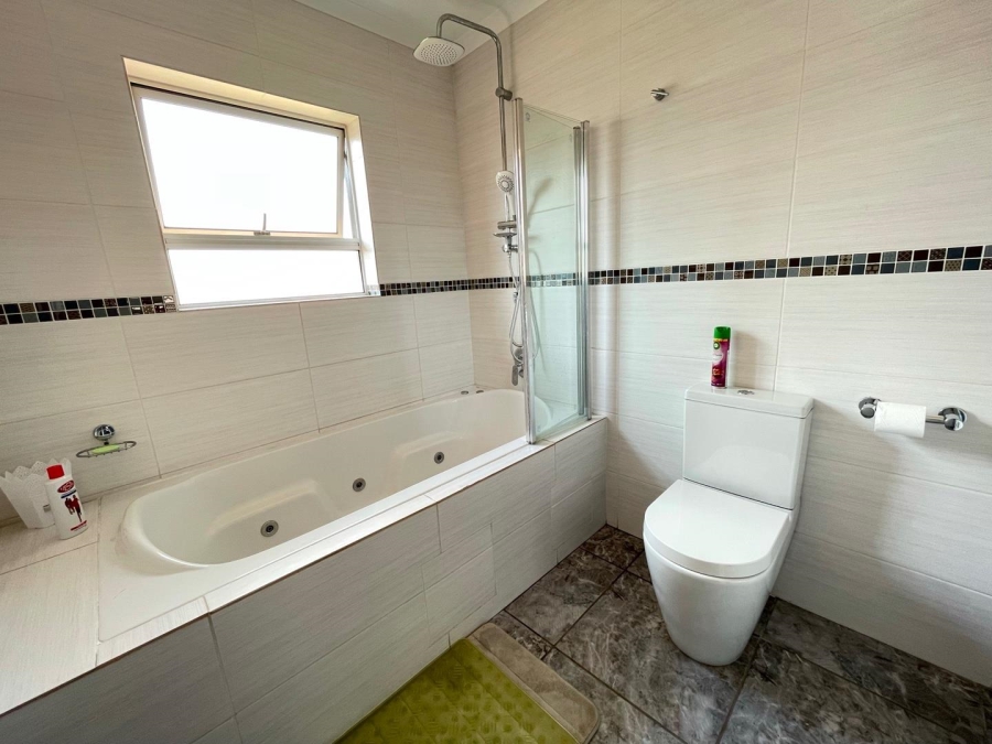 To Let 4 Bedroom Property for Rent in Pomona Gauteng