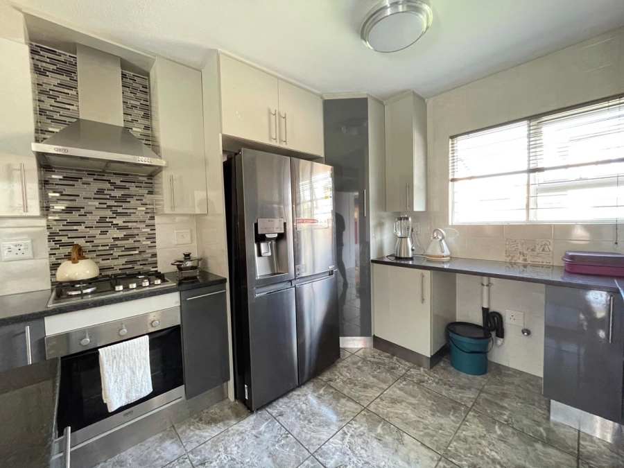 To Let 4 Bedroom Property for Rent in Pomona Gauteng