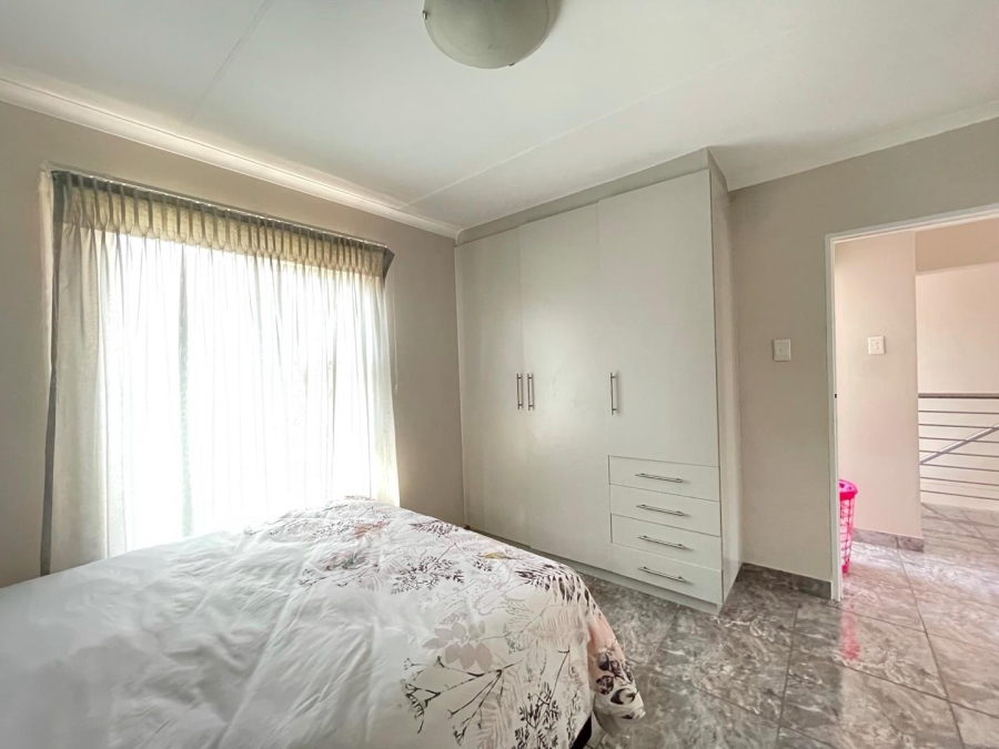 To Let 4 Bedroom Property for Rent in Pomona Gauteng