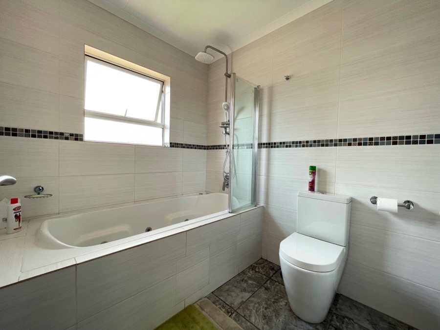 To Let 4 Bedroom Property for Rent in Pomona Gauteng