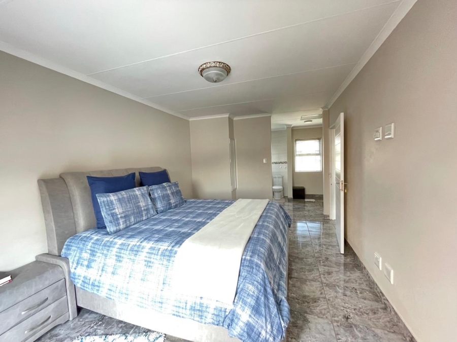 To Let 4 Bedroom Property for Rent in Pomona Gauteng