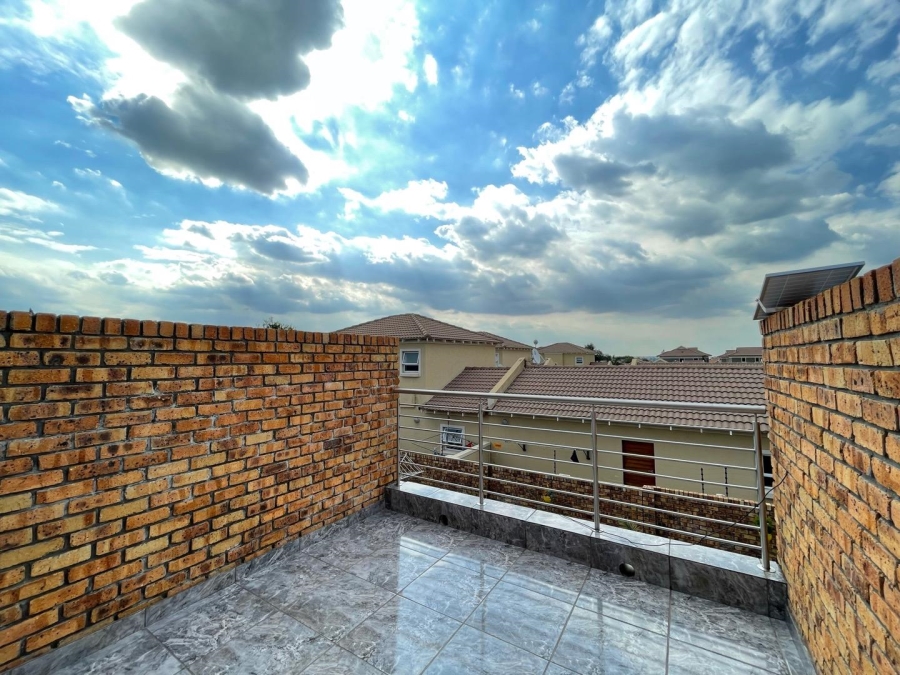 To Let 4 Bedroom Property for Rent in Pomona Gauteng