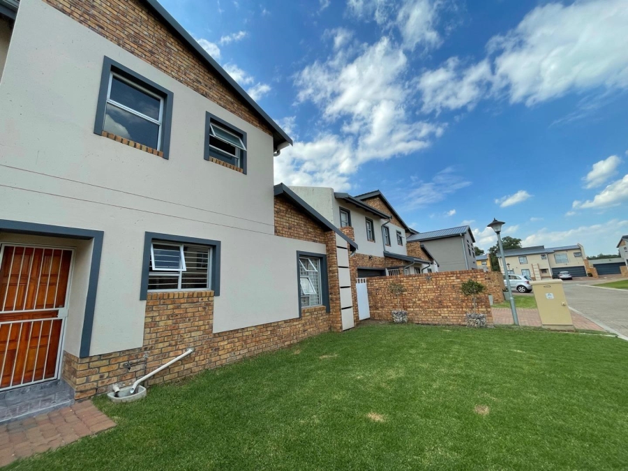 To Let 4 Bedroom Property for Rent in Pomona Gauteng