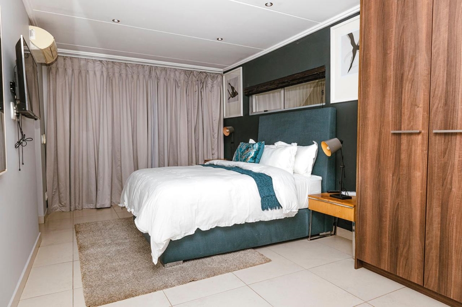 To Let 2 Bedroom Property for Rent in Sandown Gauteng