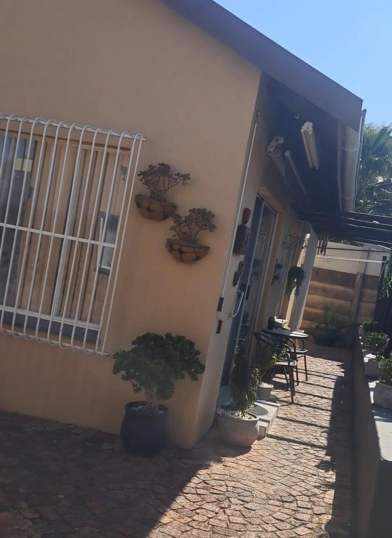 To Let 1 Bedroom Property for Rent in Verwoerdpark Gauteng