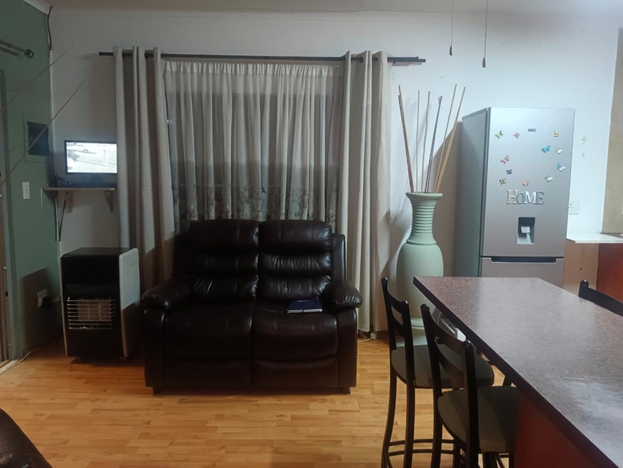 To Let 1 Bedroom Property for Rent in Verwoerdpark Gauteng