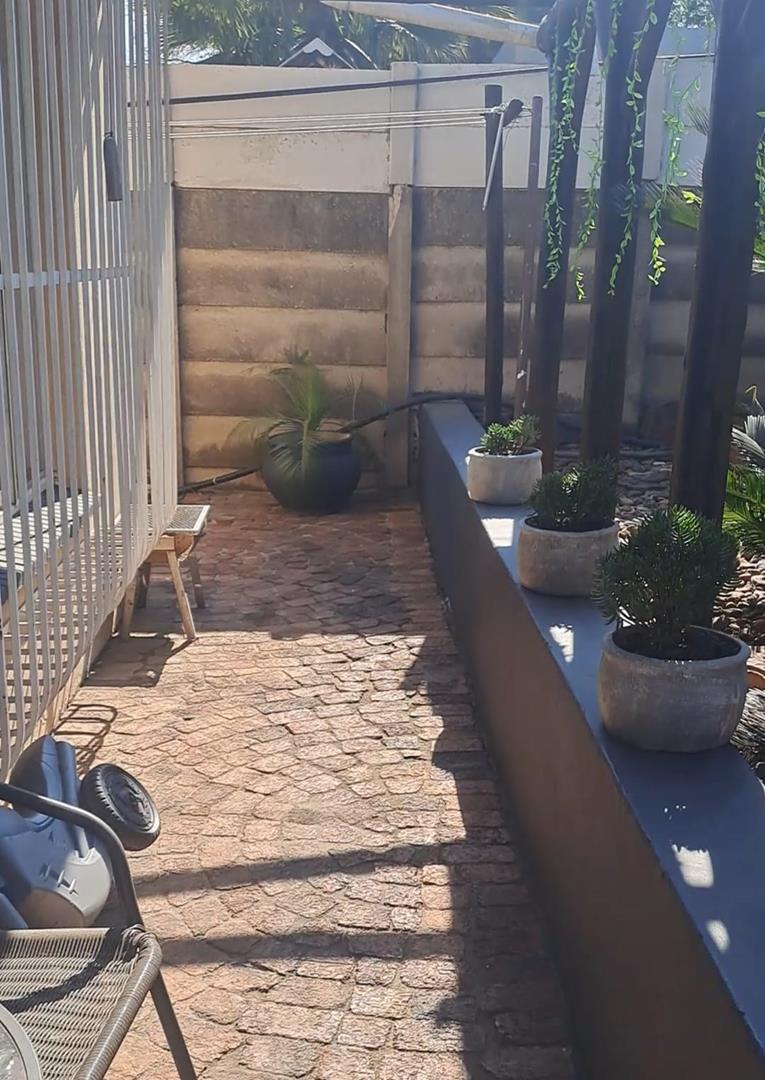 To Let 1 Bedroom Property for Rent in Verwoerdpark Gauteng