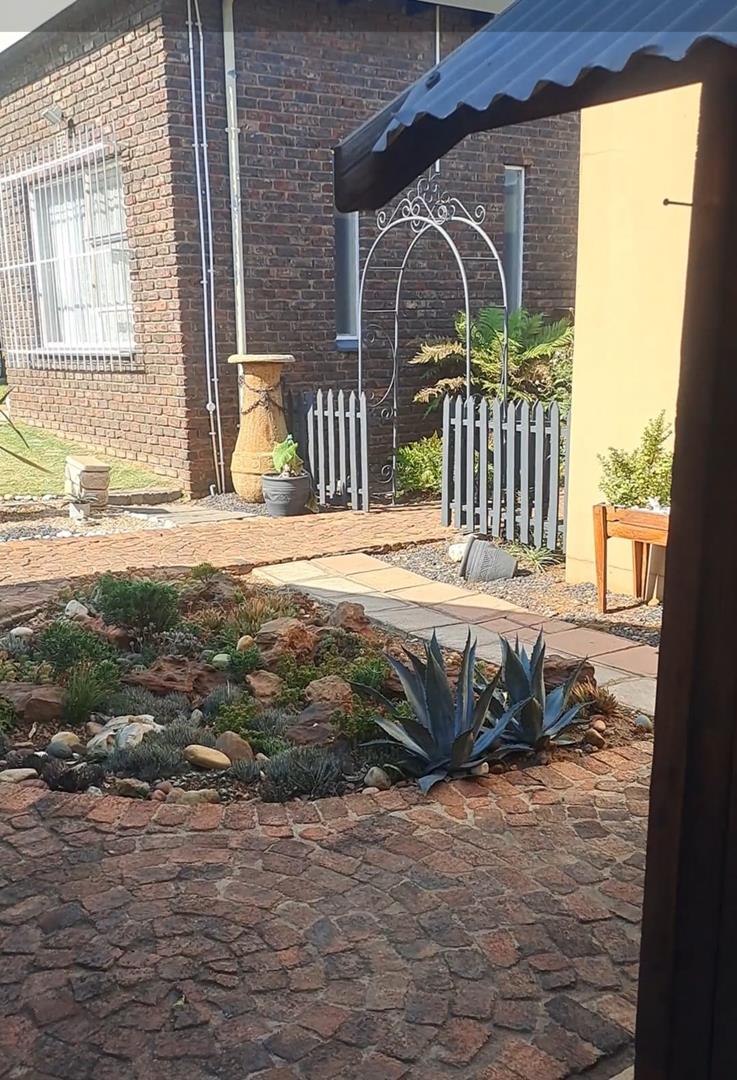 To Let 1 Bedroom Property for Rent in Verwoerdpark Gauteng