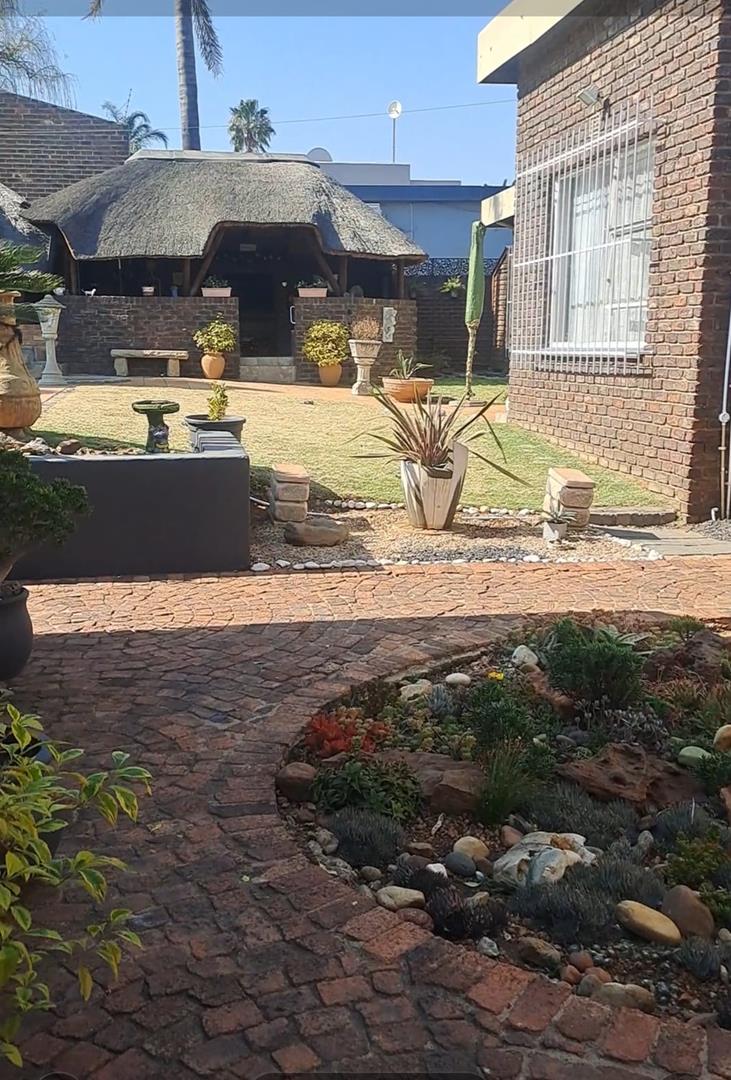 To Let 1 Bedroom Property for Rent in Verwoerdpark Gauteng