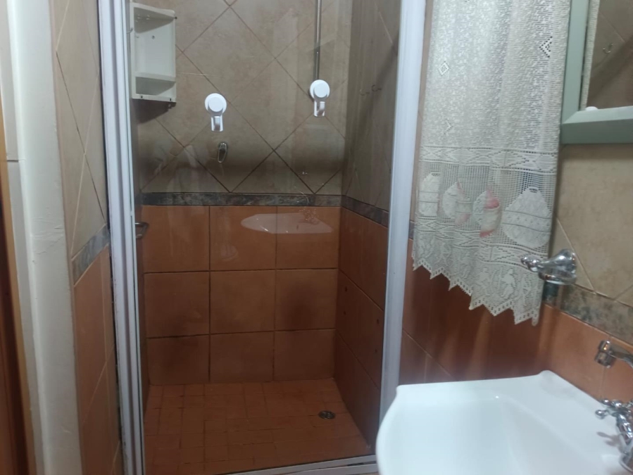 To Let 1 Bedroom Property for Rent in Verwoerdpark Gauteng