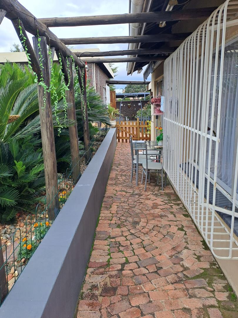 To Let 1 Bedroom Property for Rent in Verwoerdpark Gauteng