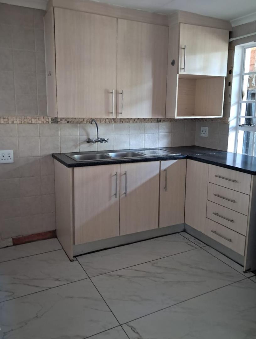 To Let 1 Bedroom Property for Rent in Mayville Gauteng