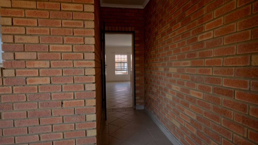To Let 1 Bedroom Property for Rent in Elardus Park Gauteng