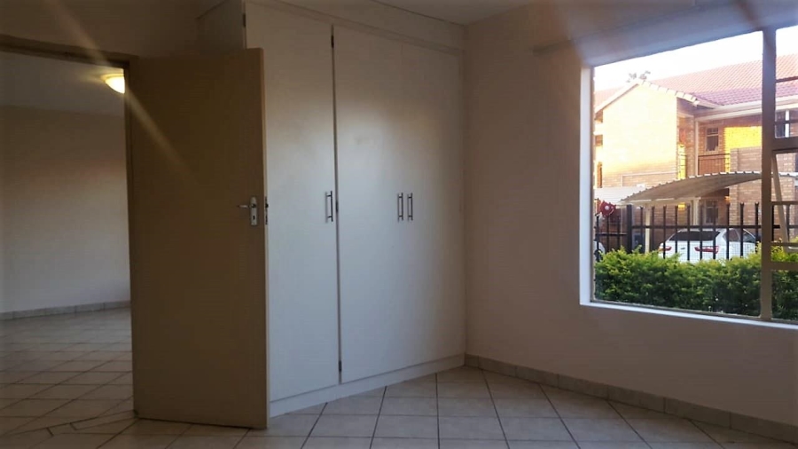 To Let 1 Bedroom Property for Rent in Elardus Park Gauteng