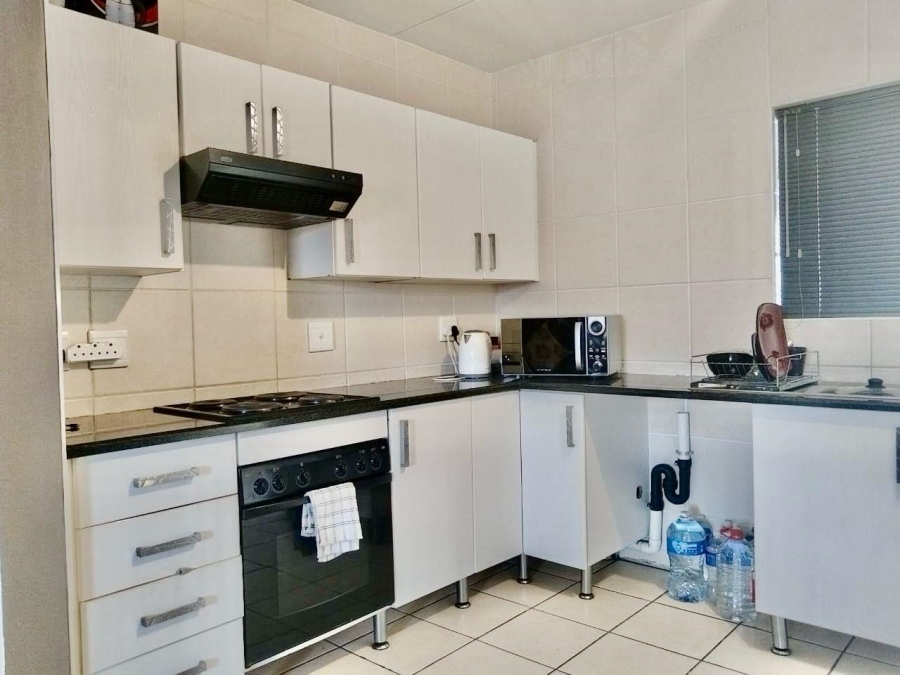 2 Bedroom Property for Sale in Sonneglans Gauteng