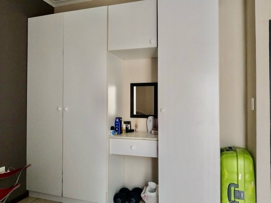 2 Bedroom Property for Sale in Sonneglans Gauteng