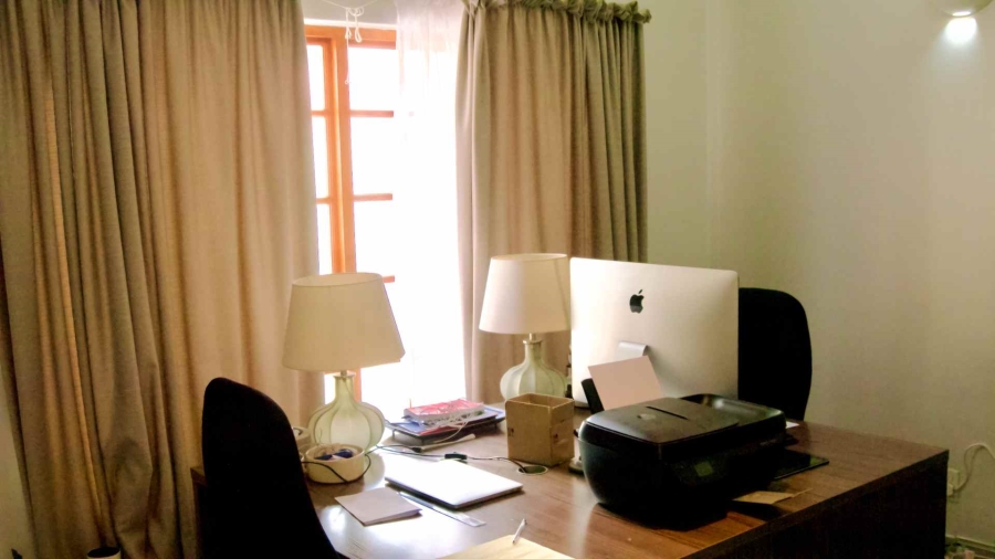 To Let 3 Bedroom Property for Rent in Faerie Glen Gauteng