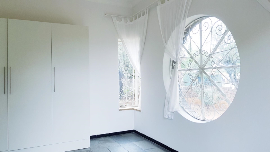 To Let 2 Bedroom Property for Rent in Blairgowrie Gauteng