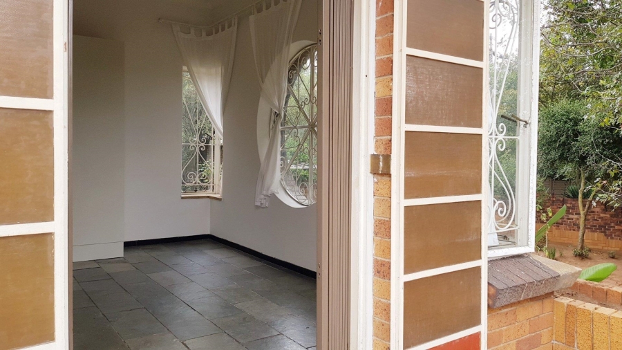 To Let 2 Bedroom Property for Rent in Blairgowrie Gauteng