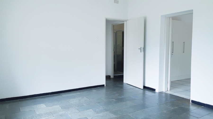 To Let 2 Bedroom Property for Rent in Blairgowrie Gauteng