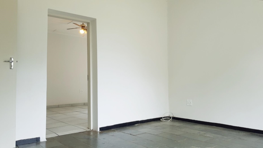 To Let 2 Bedroom Property for Rent in Blairgowrie Gauteng