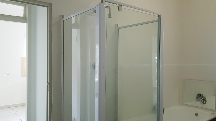 To Let 2 Bedroom Property for Rent in Blairgowrie Gauteng