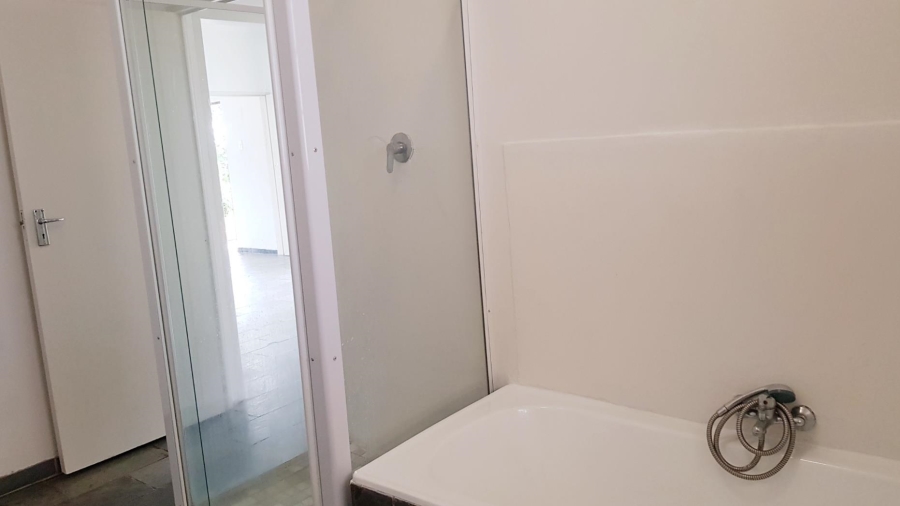 To Let 2 Bedroom Property for Rent in Blairgowrie Gauteng