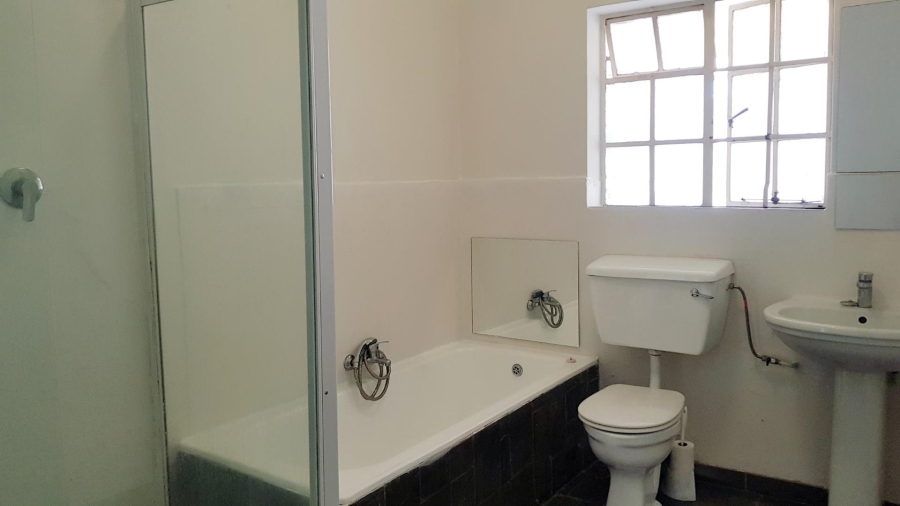 To Let 2 Bedroom Property for Rent in Blairgowrie Gauteng
