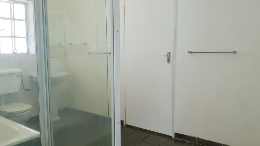 To Let 2 Bedroom Property for Rent in Blairgowrie Gauteng