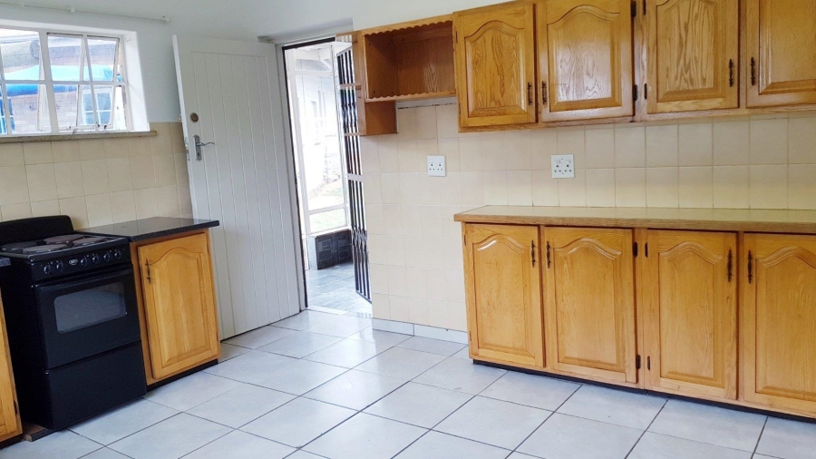 To Let 2 Bedroom Property for Rent in Blairgowrie Gauteng