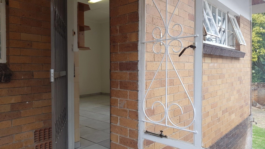 To Let 2 Bedroom Property for Rent in Blairgowrie Gauteng