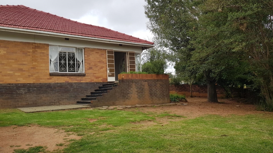 To Let 2 Bedroom Property for Rent in Blairgowrie Gauteng