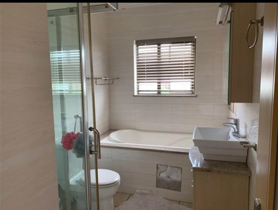 To Let 2 Bedroom Property for Rent in Noordwyk Gauteng