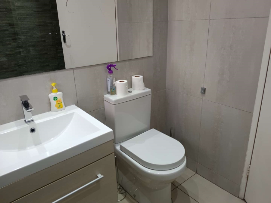 To Let 3 Bedroom Property for Rent in Randhart Gauteng